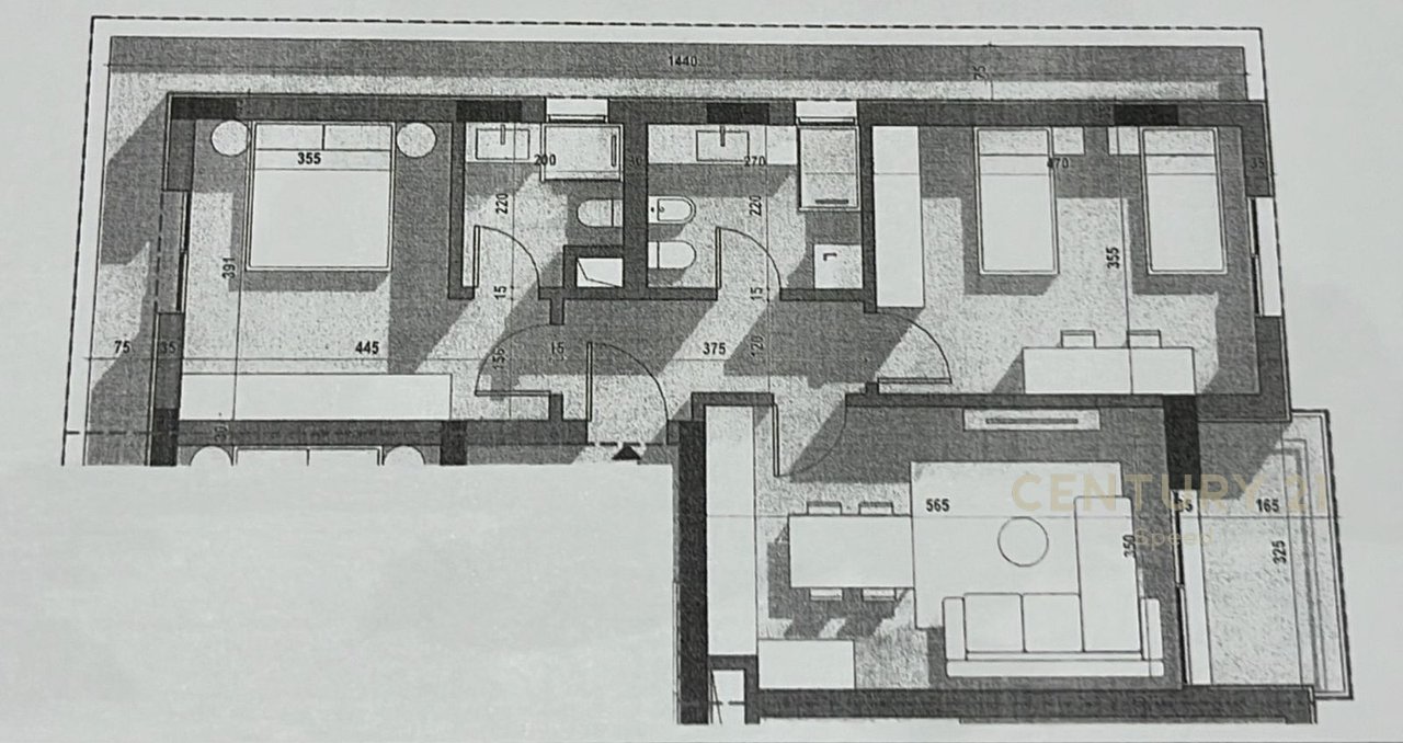 Shitet apartament 2+1+2 + Verandë – Rruga 5 Maj!!