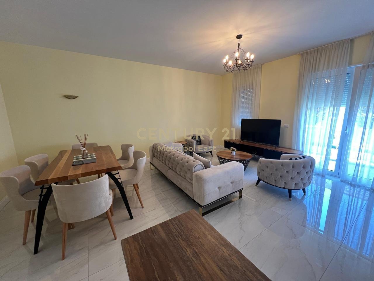 JEPET ME QIRA – Apartament 1+1 në Joy Residence, pranë TEG