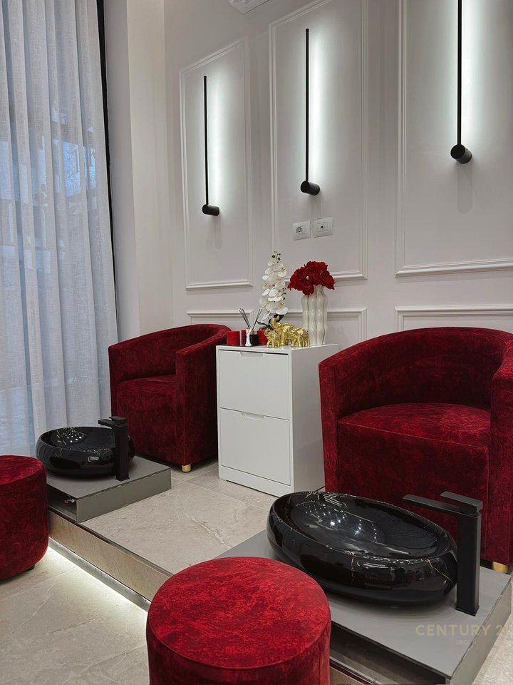 RENTAL SPACE FOR NAILS IN ASTIR!