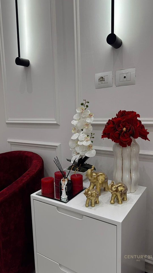 RENTAL SPACE FOR NAILS IN ASTIR!