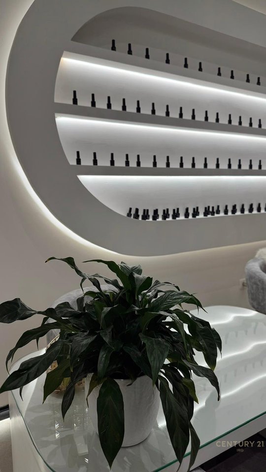 RENTAL SPACE FOR NAILS IN ASTIR!