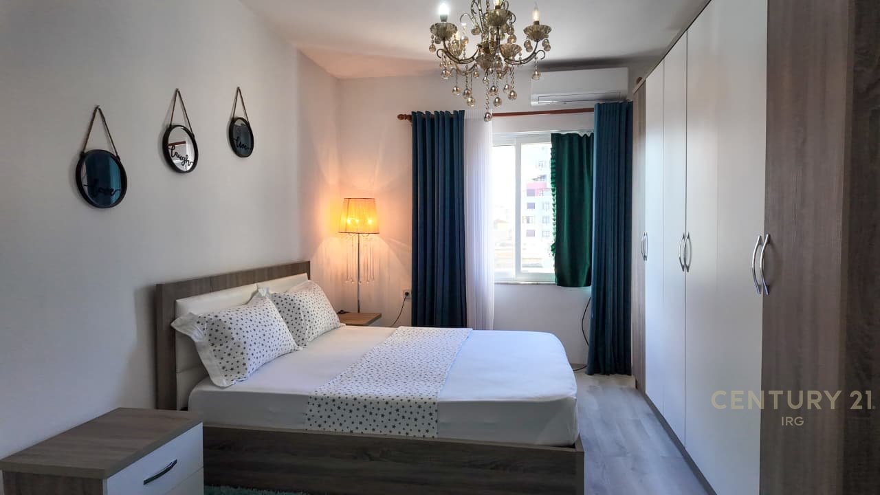 JEPET APARTAMENT PER QIRA 2+1+KUZHINE E VECUAR NE BLLOK!