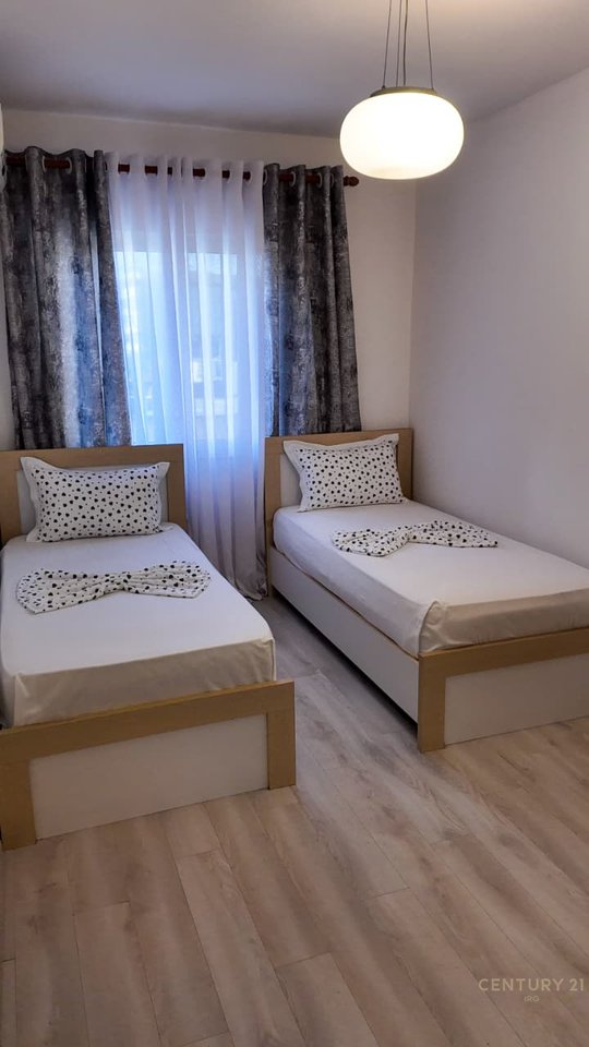 JEPET APARTAMENT PER QIRA 2+1+KUZHINE E VECUAR NE BLLOK!
