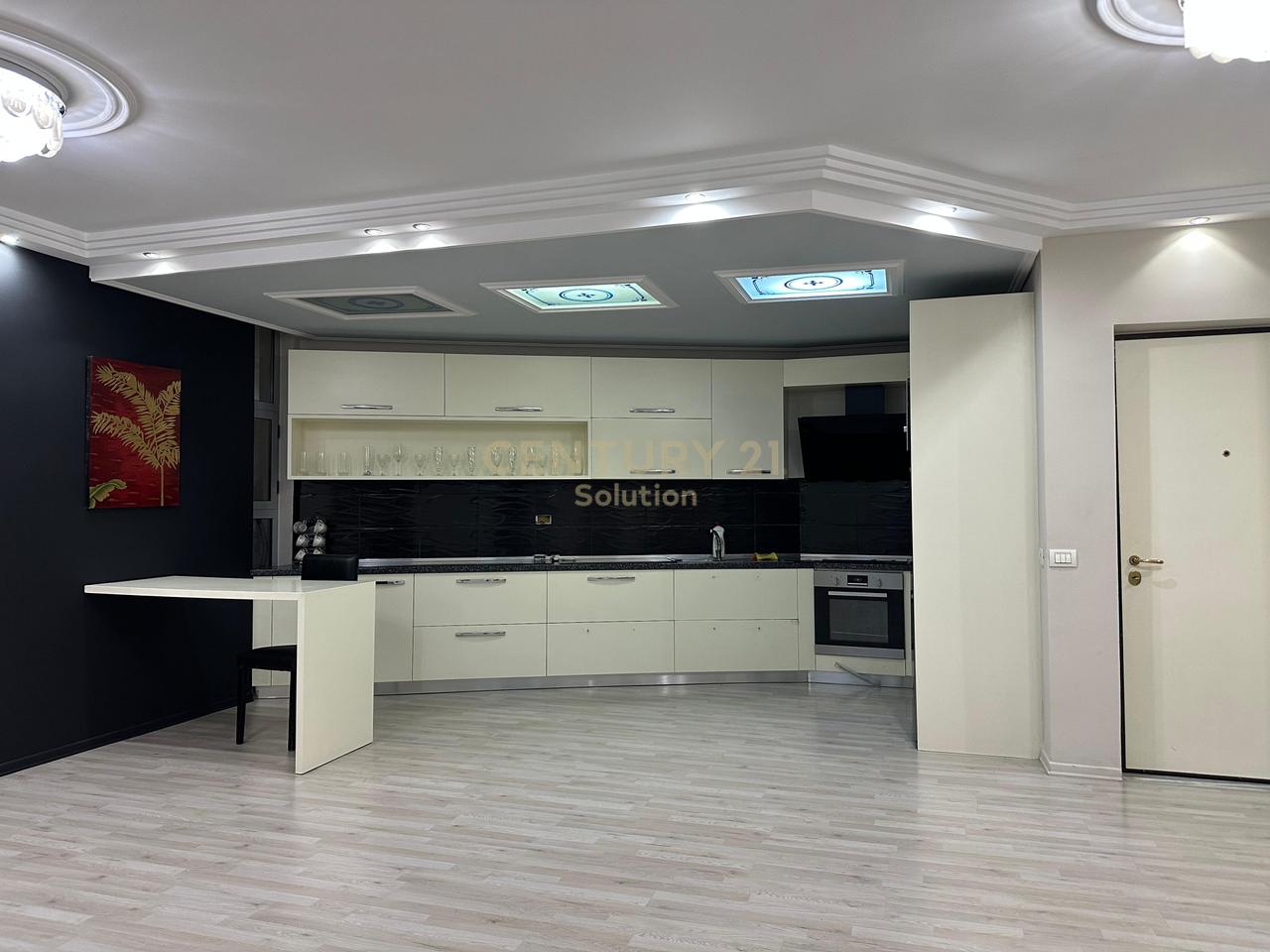 APARTAMENT 2+1+2 PER SHITJE PRANE PALLATIT ME SHIGJETA!