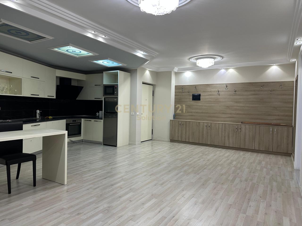 APARTAMENT 2+1+2 PER SHITJE PRANE PALLATIT ME SHIGJETA!