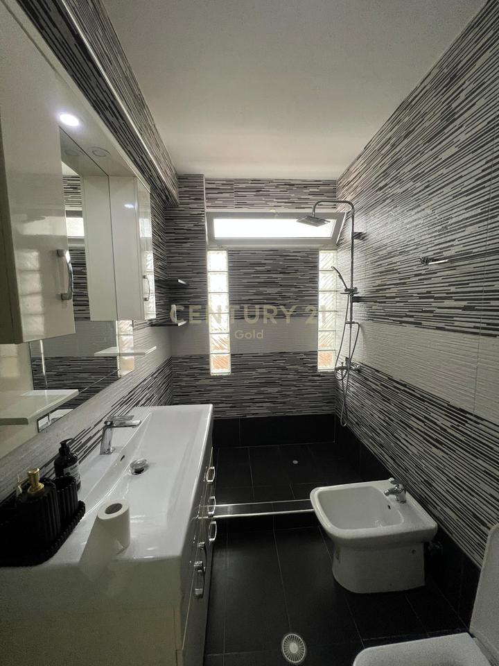 JAPIM ME QIRA APARTAMENT 2+1+2!