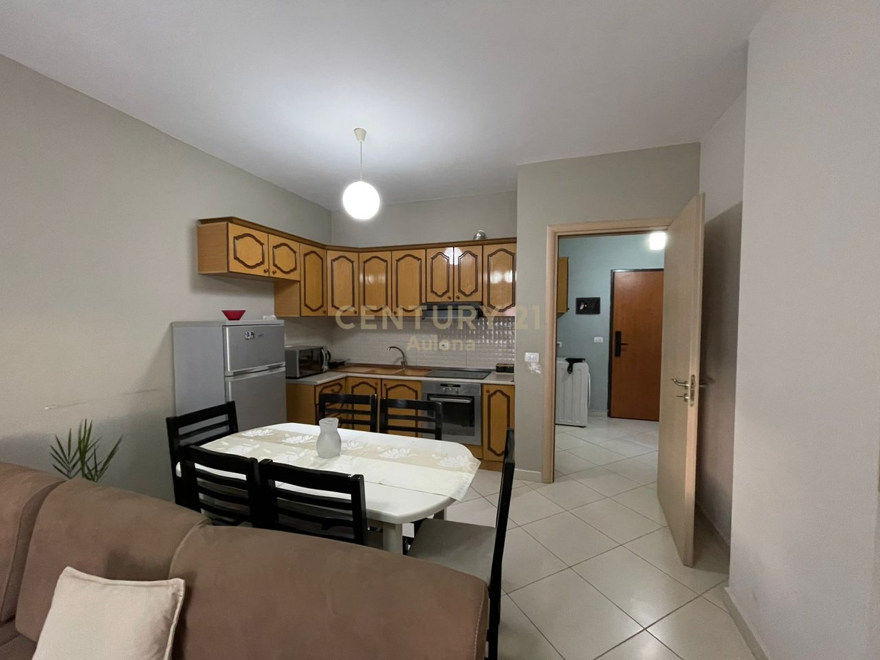 Apartament 1+1 për Qira në Lungomare