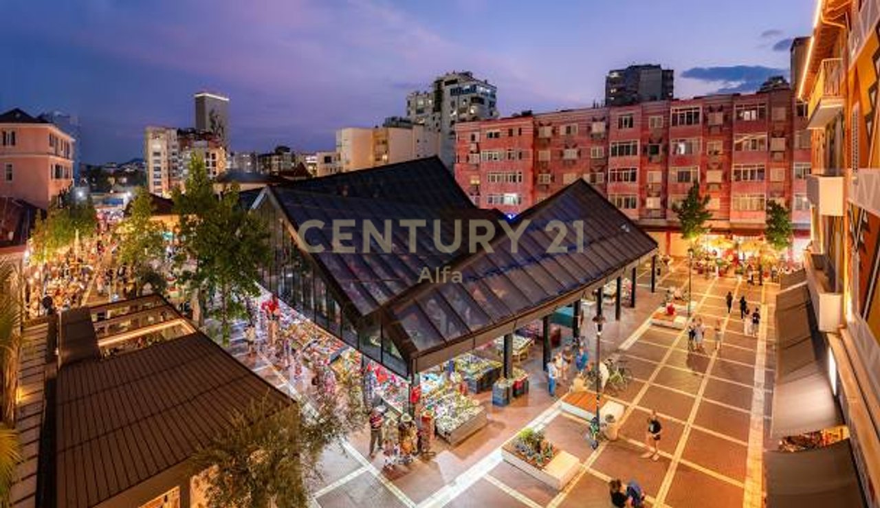 APARTAMENT TEK PAZARI I RI PER SHITJE!