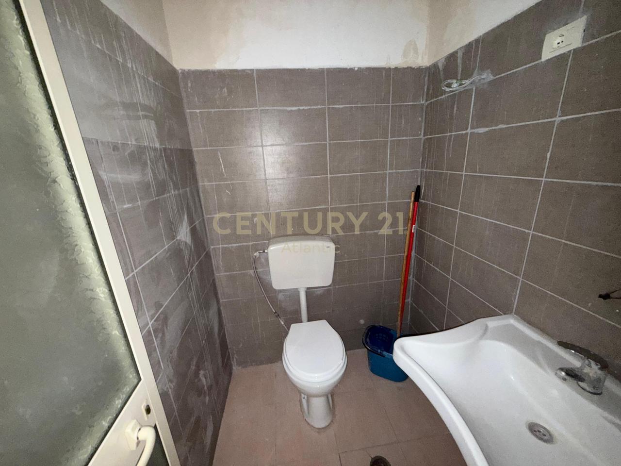 Ambient Komercial 1+1 Për Shitje në Golem, Durrës - 75,000€ | 68.60 m²