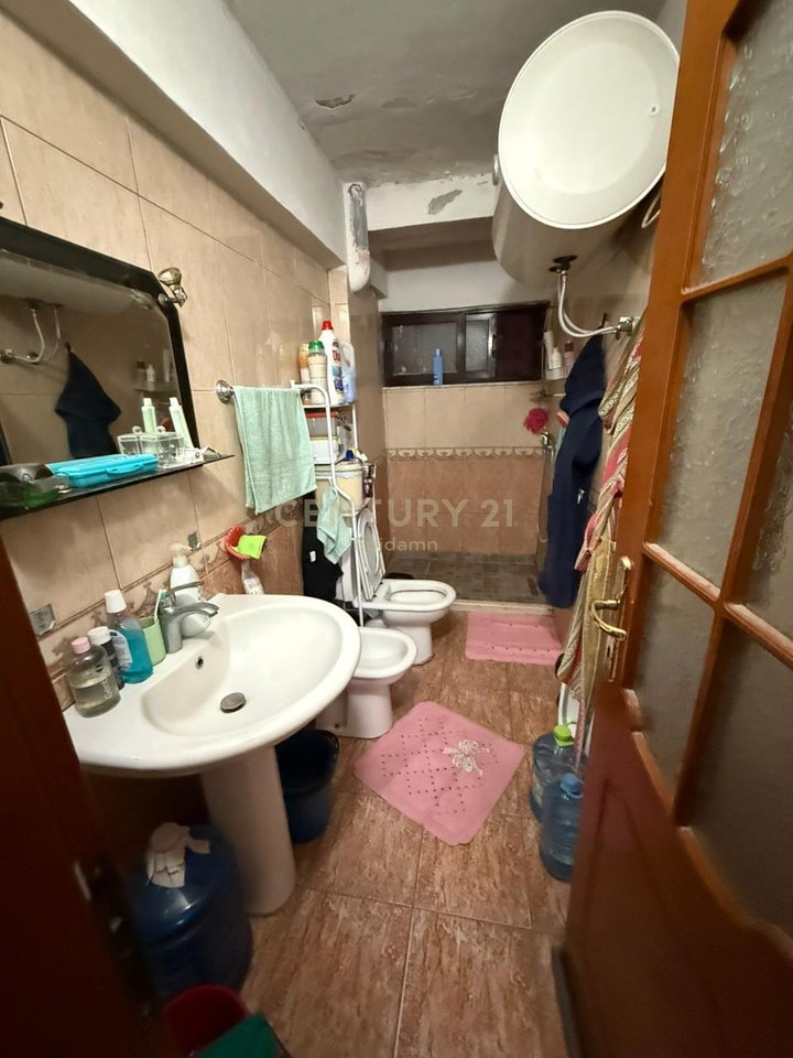 Shitet Apartament 2+1 pranë Shkollës “Kushtrimi i Lirisë”