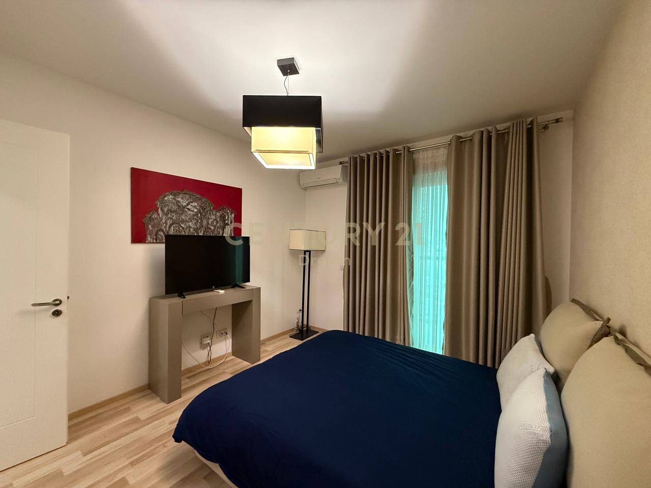 Jepet Apartament 1+1 tek Ambasador 3