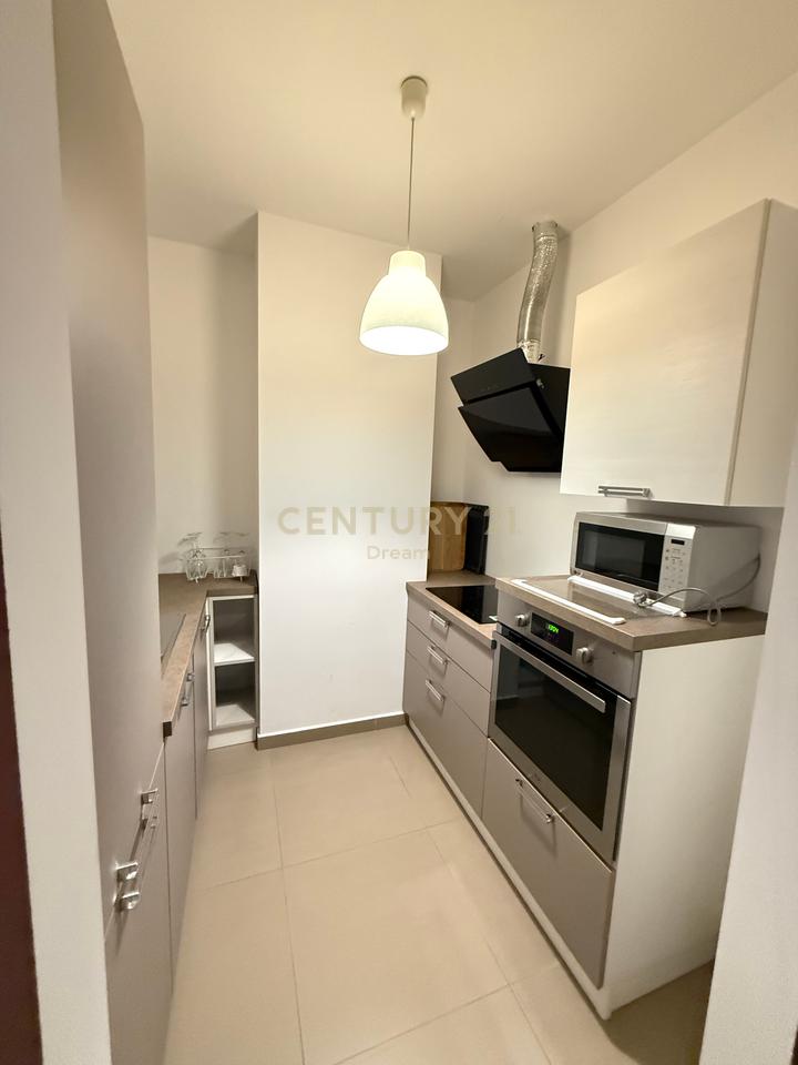 Jepet Apartament 1+1 tek Ambasador 3