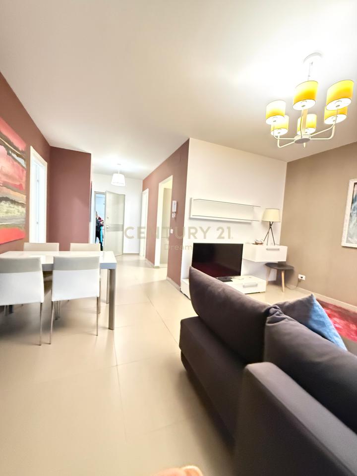 Jepet Apartament 1+1 tek Ambasador 3