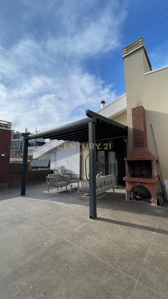 3+1 apartment for rent with veranda, parking space included – new furniture, Botanical Garden!