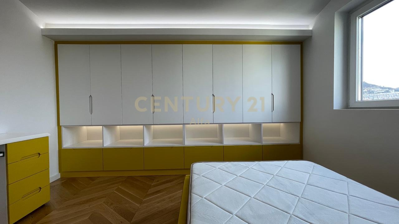 3+1 apartment for rent with veranda, parking space included – new furniture, Botanical Garden!