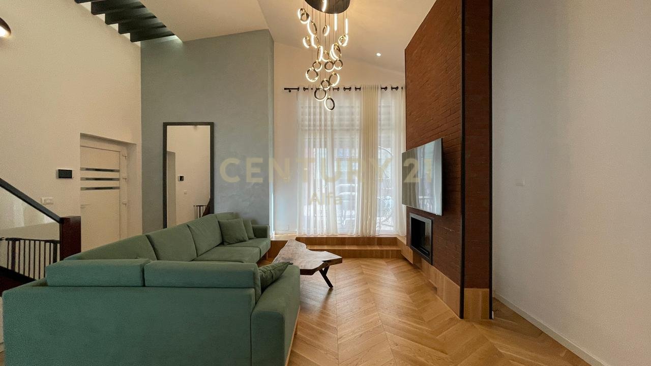 3+1 apartment for rent with veranda, parking space included – new furniture, Botanical Garden!