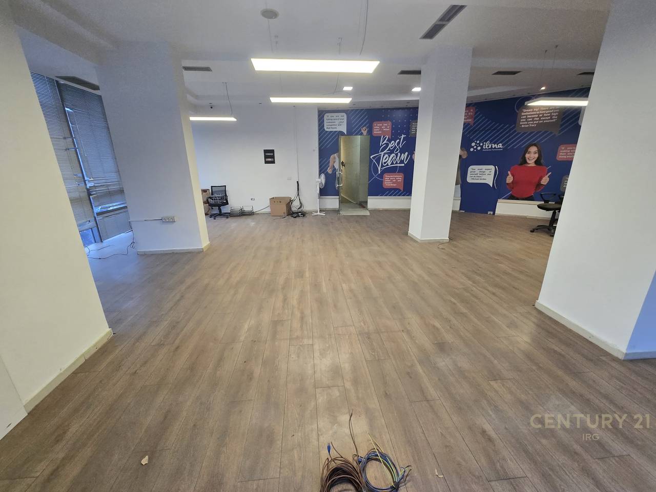 Ambient për Zyrë me Qira ne Xhamllik!