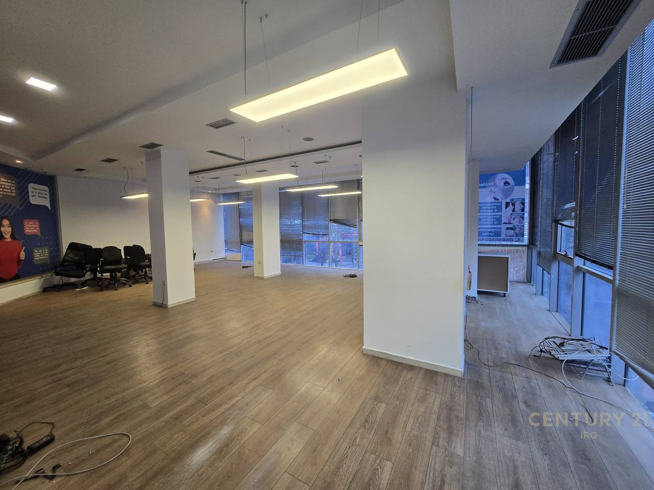 Ambient për Zyrë me Qira ne Xhamllik!