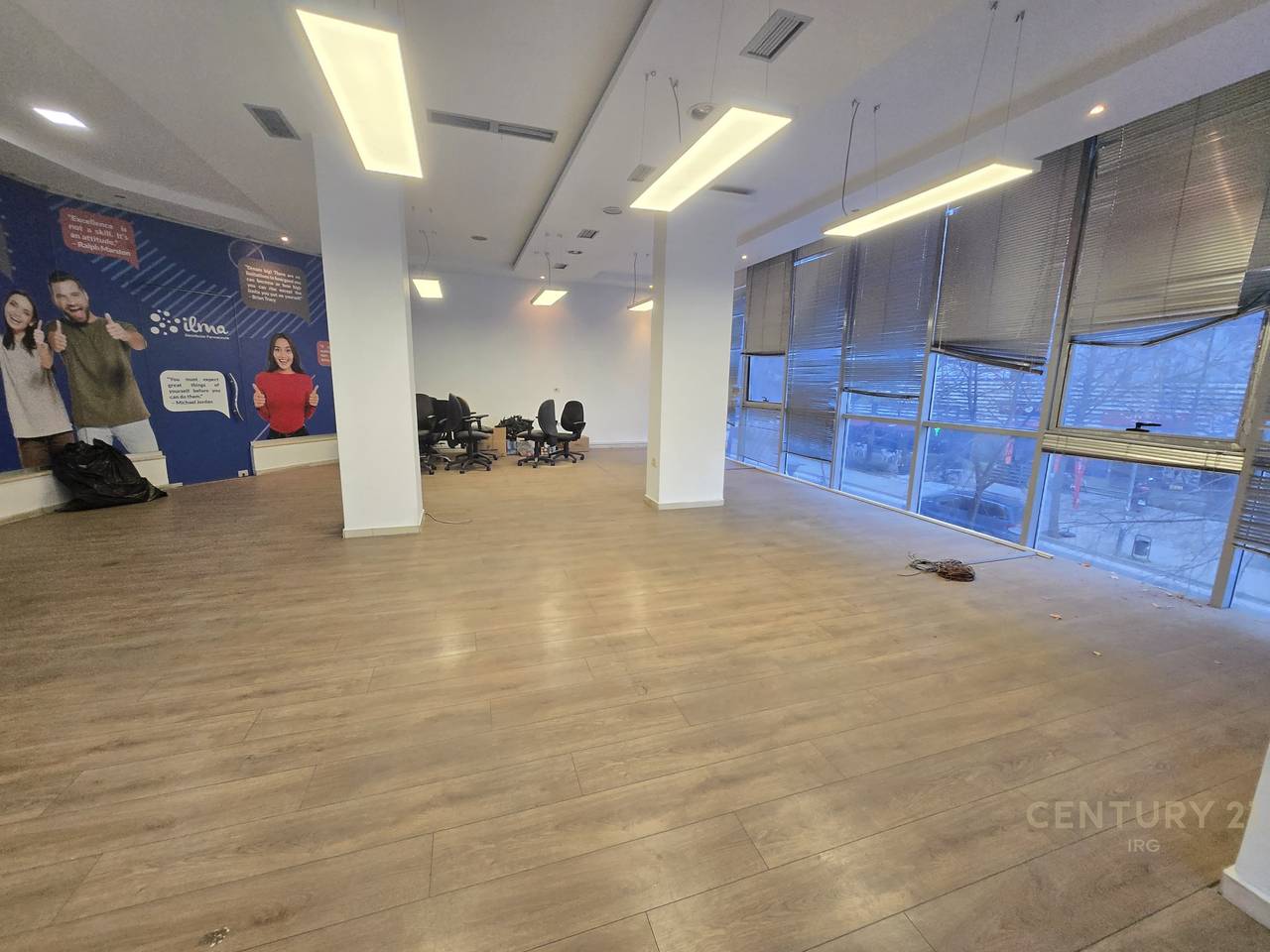 Ambient për Zyrë me Qira ne Xhamllik!