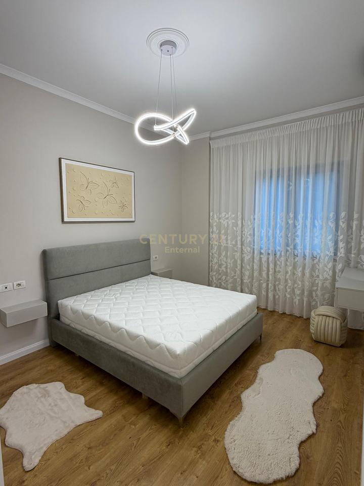 Shitet Apartament 2+1 Ne Astir