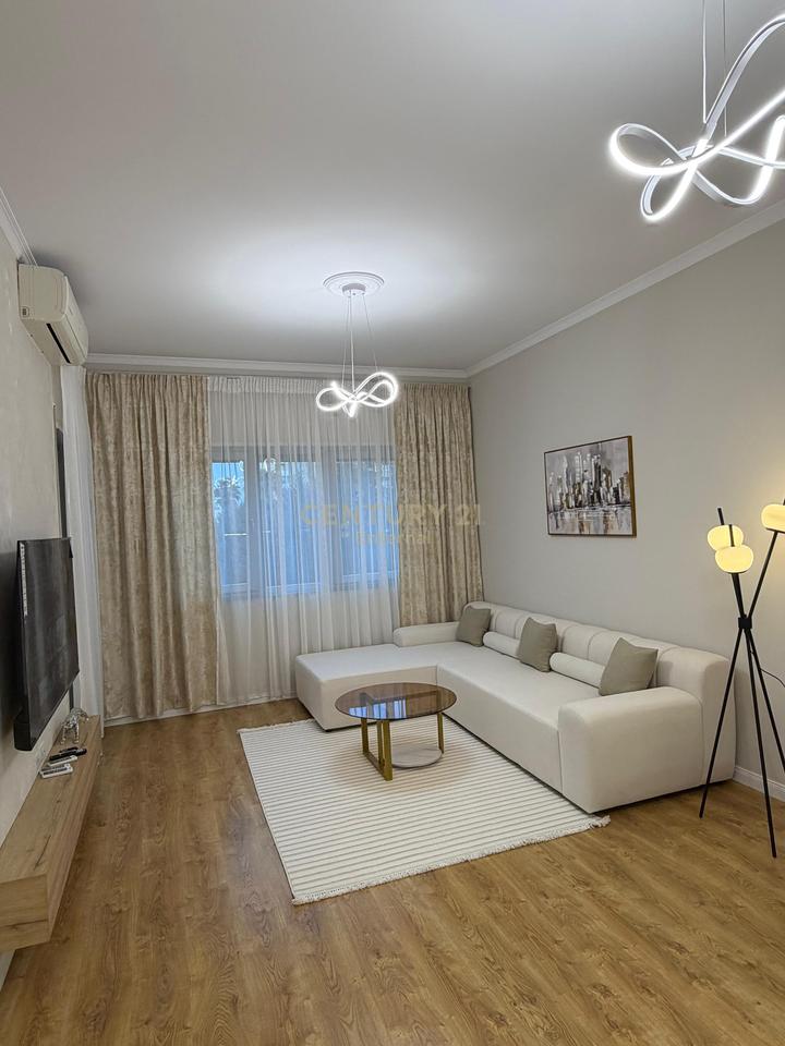 Shitet Apartament 2+1 Ne Astir