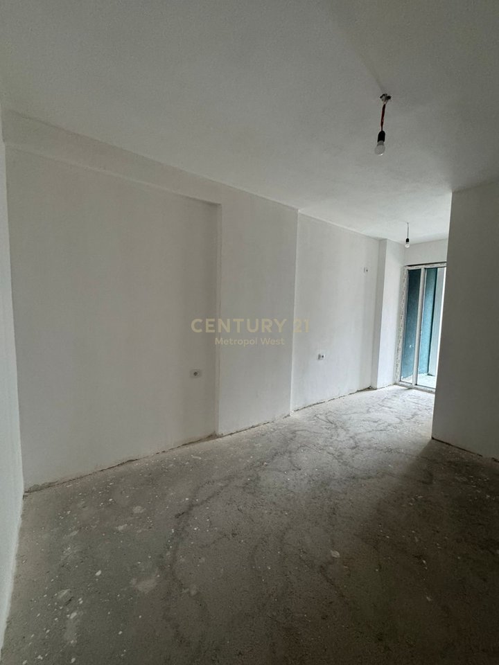 Apartment 2+1+2 for sale at Mirabella Complex, Oxhaku