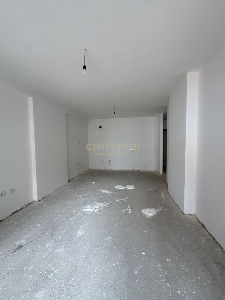 Apartment 2+1+2 for sale at Mirabella Complex, Oxhaku