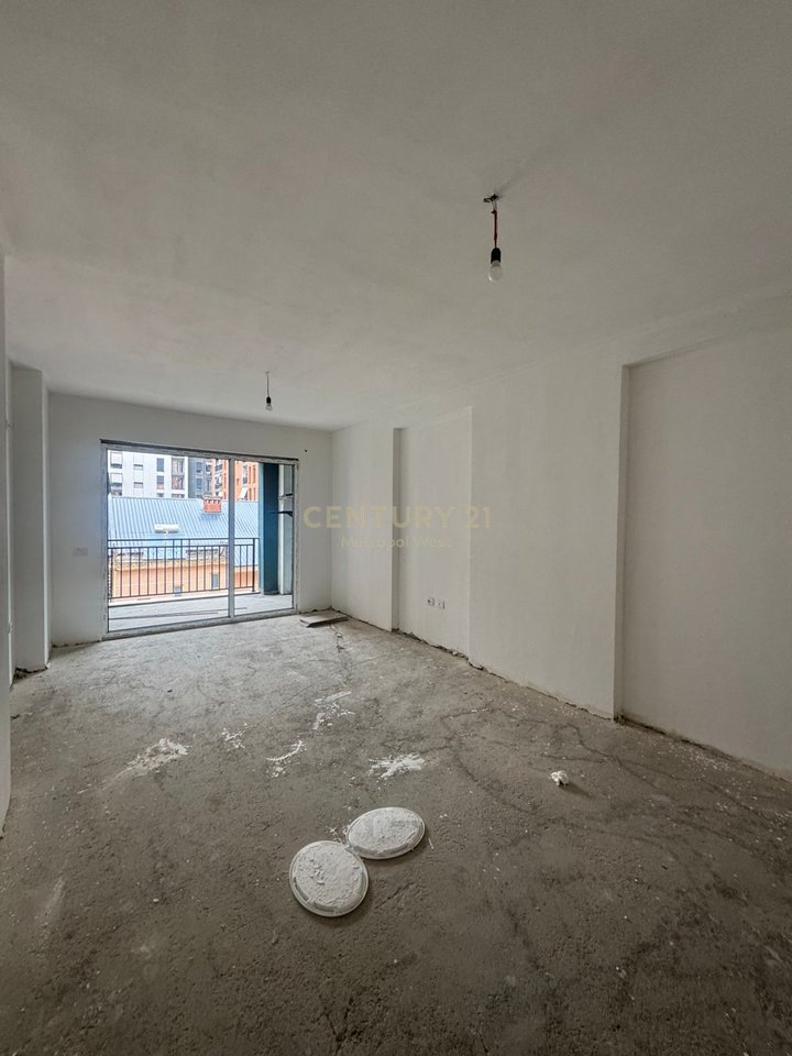 Apartment 2+1+2 for sale at Mirabella Complex, Oxhaku