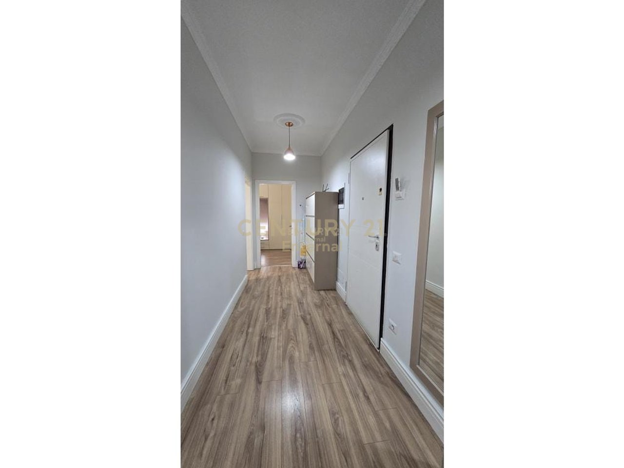 Apartament 2+1+Garazhd me qira tek Kompleksi Dinamo
