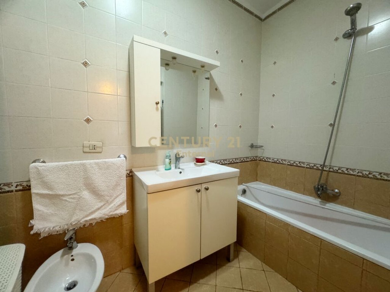 2+1 Apartment for Rent near RTSH