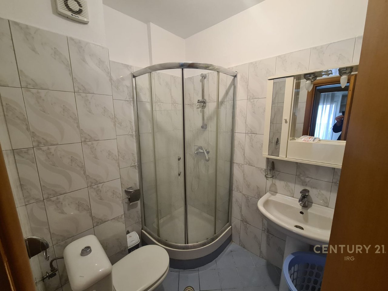 APARTAMENT 2+1+2 TEK 21 DHJETORI!