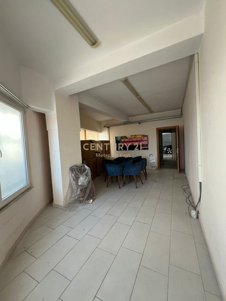 Shitet ambient tek Kodra e Diellit 1