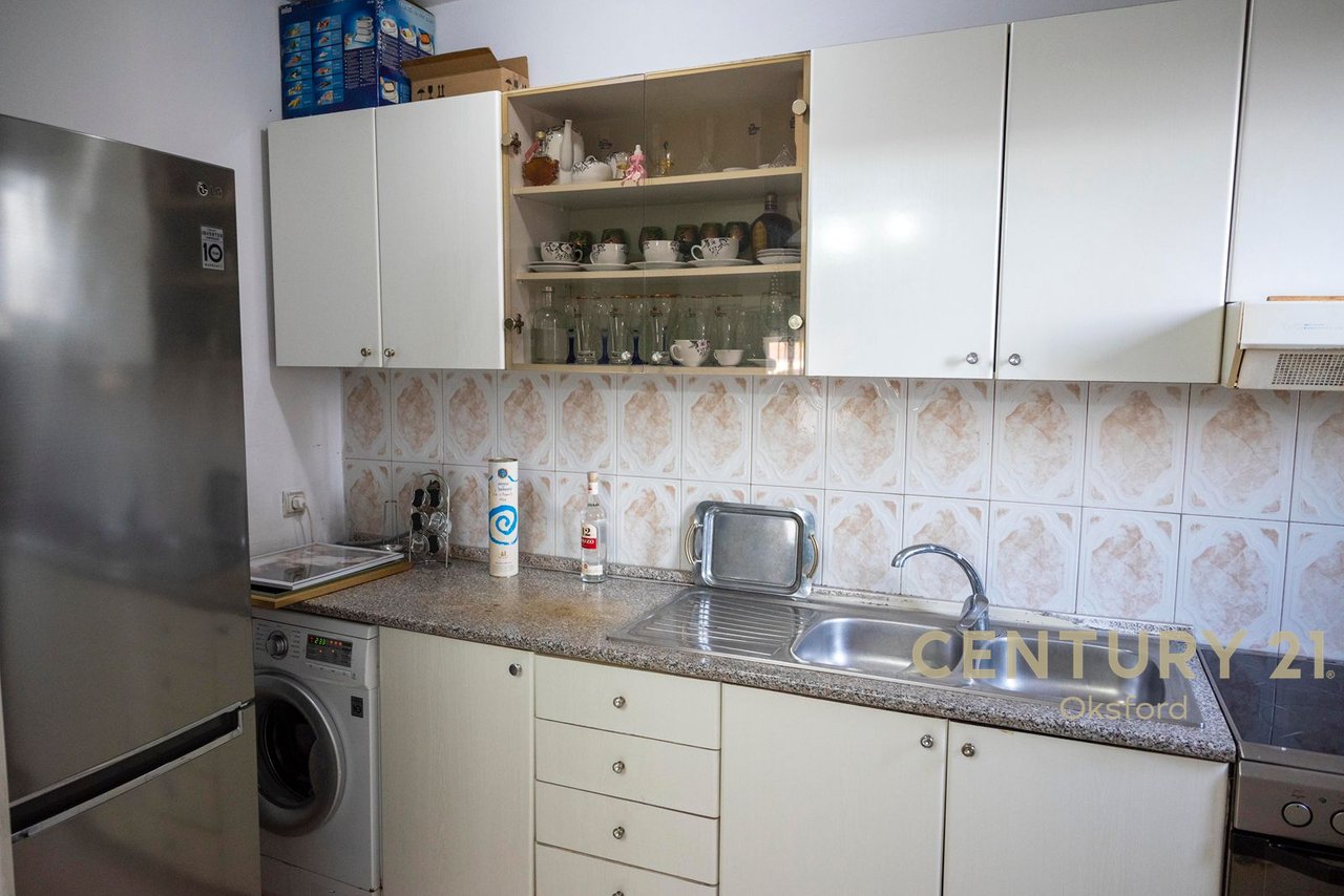Apartament 3+1 Me QIRA tek Pazari i Ri!