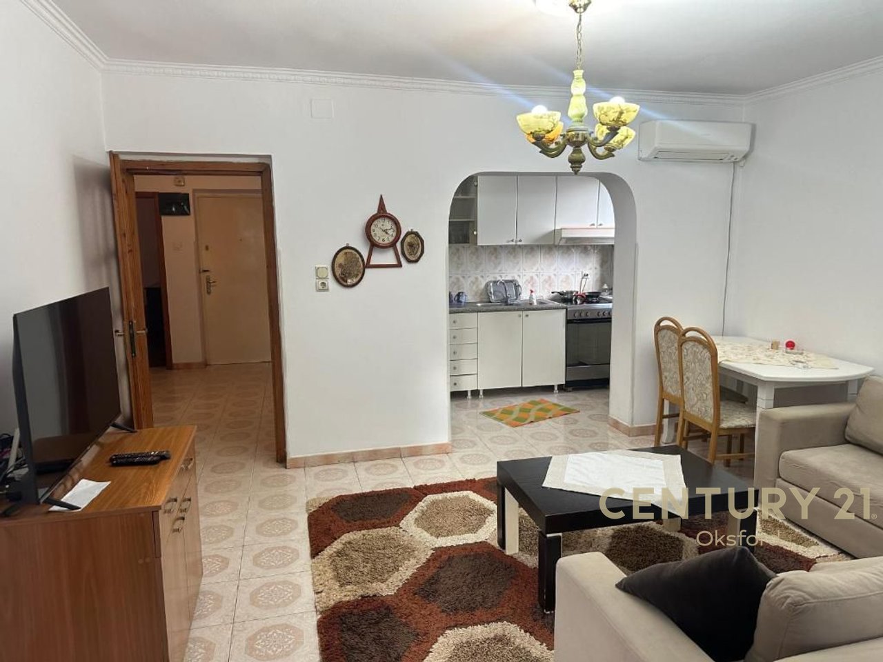 Apartament 3+1 Me QIRA tek Pazari i Ri!
