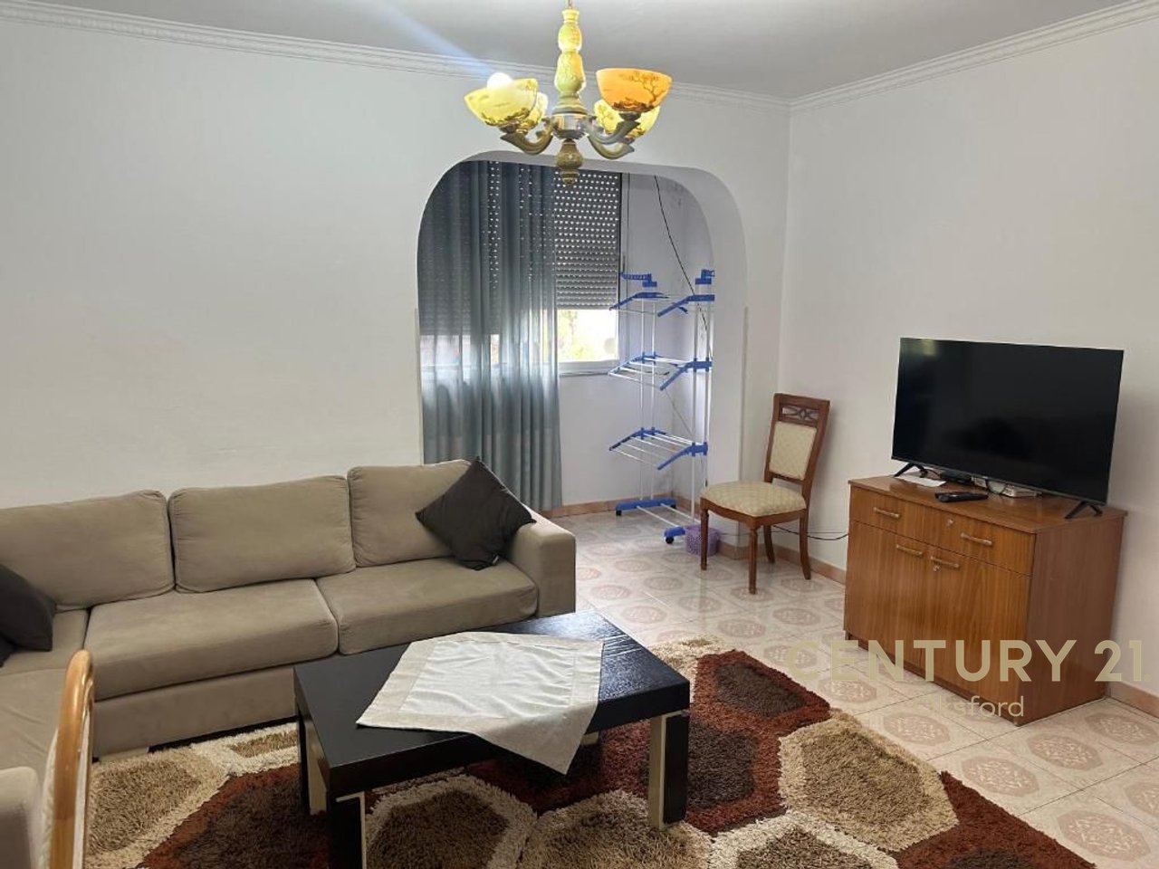 Apartament 3+1 Me QIRA tek Pazari i Ri!