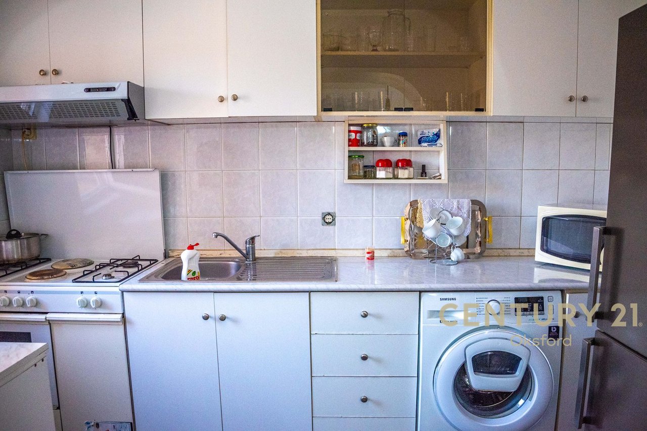 Apartament 2+1 Me QIRA tek Pazari i Ri!