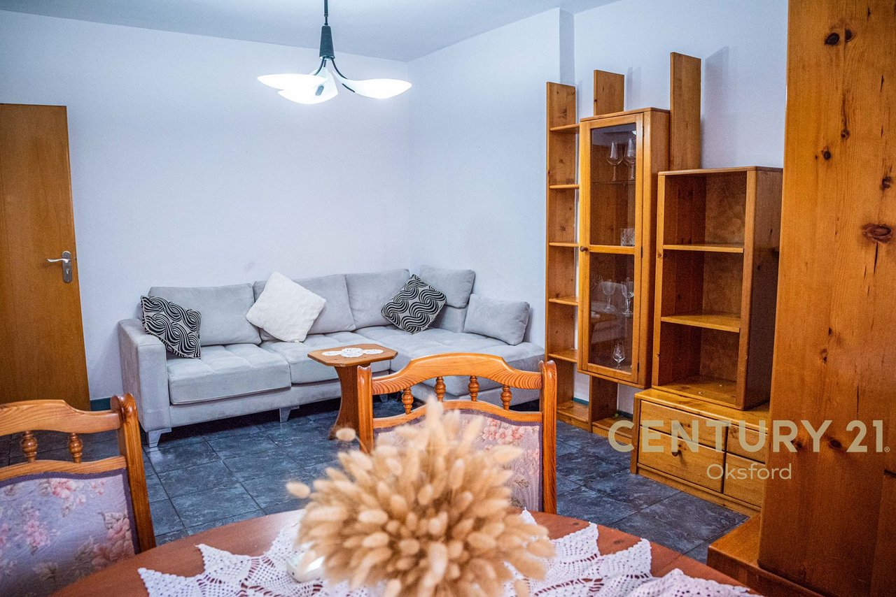 Apartament 2+1 Me QIRA tek Pazari i Ri!