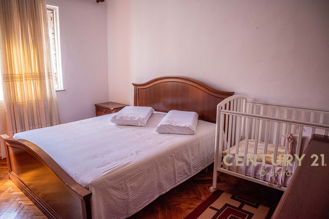 Apartament 2+1 Me QIRA tek Pazari i Ri!