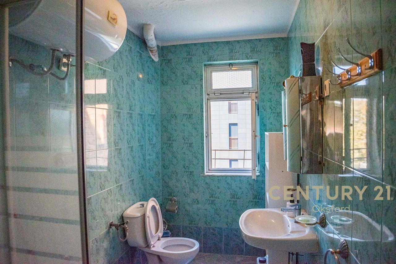 Apartament 2+1 Me QIRA tek Pazari i Ri!