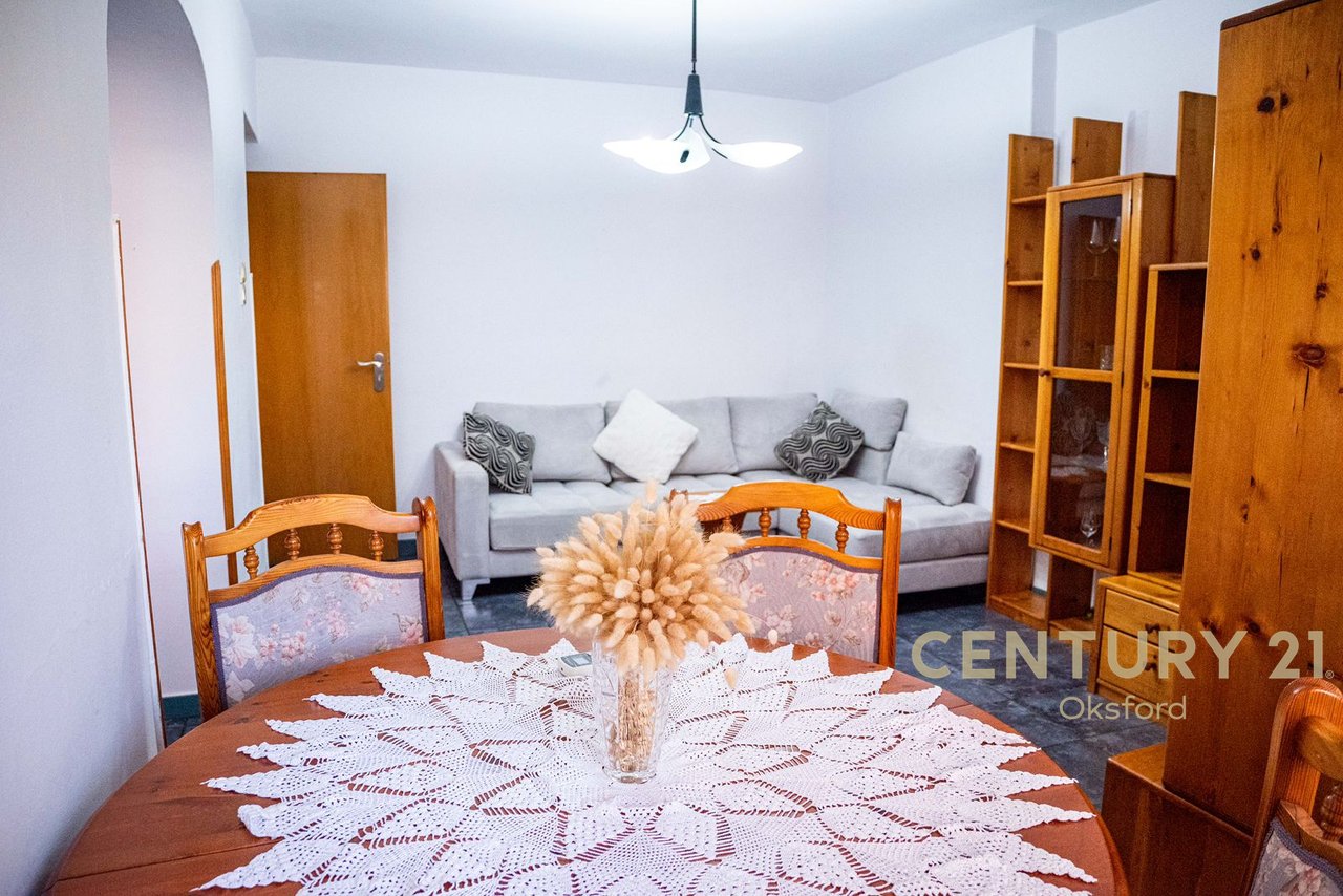 Apartament 2+1 Me QIRA tek Pazari i Ri!