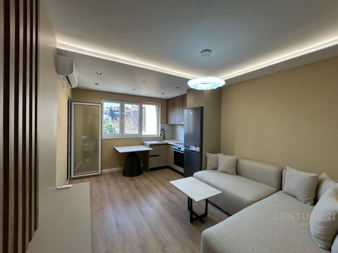 APARTAMENT 1+1 ME QERA, 21 DHJETORI.