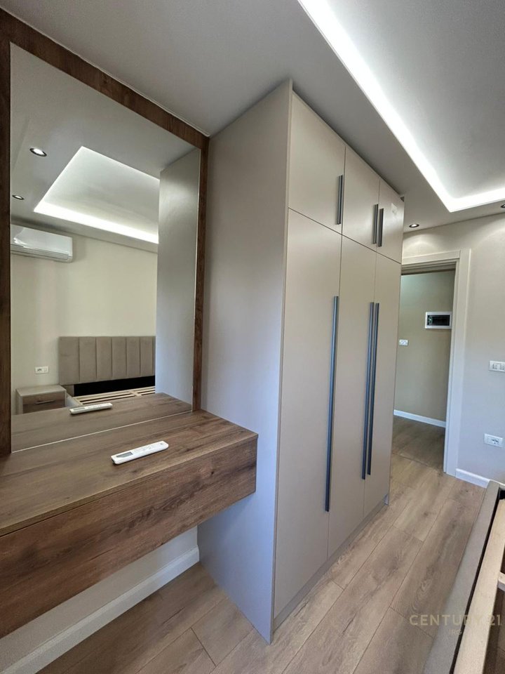 APARTAMENT 1+1 ME QERA, 21 DHJETORI.