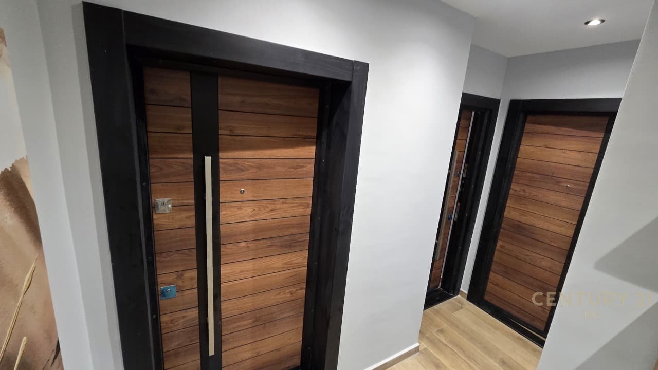 Shiten 3 Garsoniere+lavanteri te investuara  te pershtatuara per AirBnb!