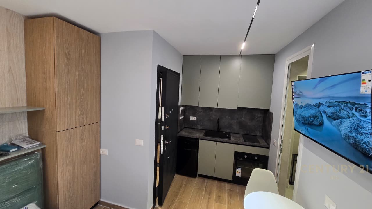 Shiten 3 Garsoniere+lavanteri te investuara  te pershtatuara per AirBnb!