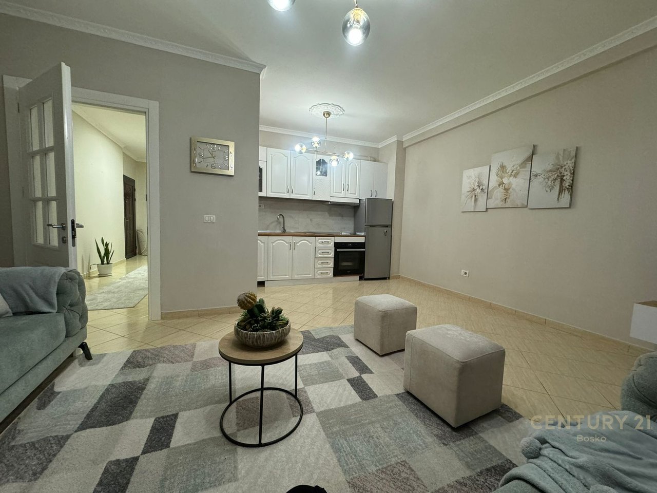 Appartamento 2+1 in affitto di fronte al ristorante Fresku, Tirana - 700€