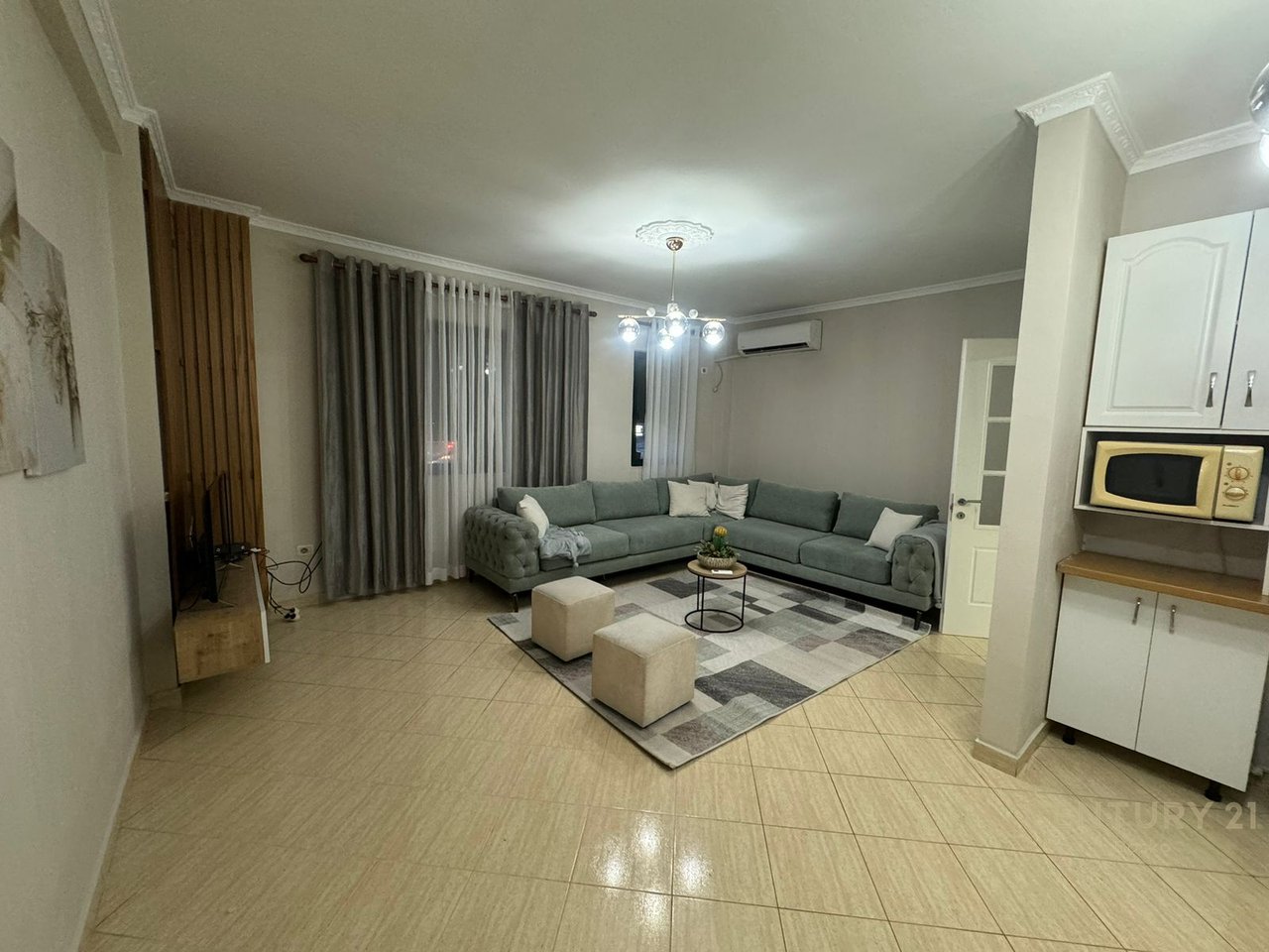 Appartamento 2+1 in affitto di fronte al ristorante Fresku, Tirana - 700€