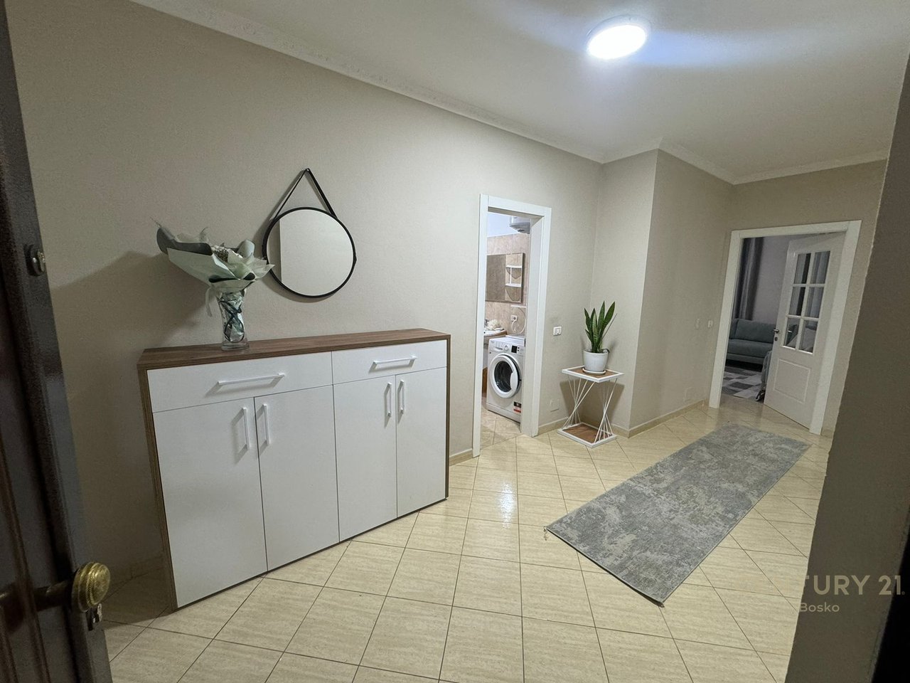 Appartamento 2+1 in affitto di fronte al ristorante Fresku, Tirana - 700€