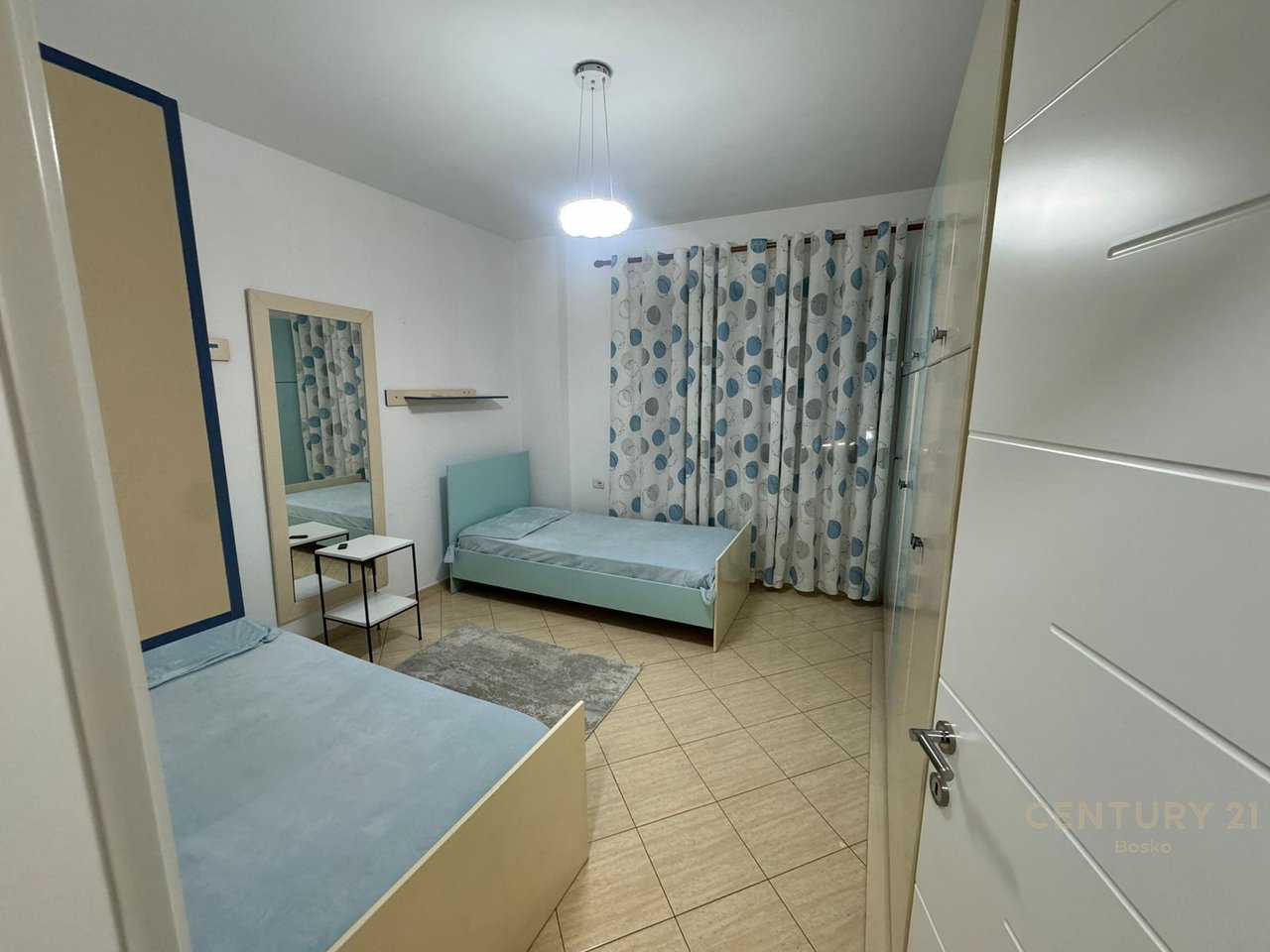 Appartamento 2+1 in affitto di fronte al ristorante Fresku, Tirana - 700€