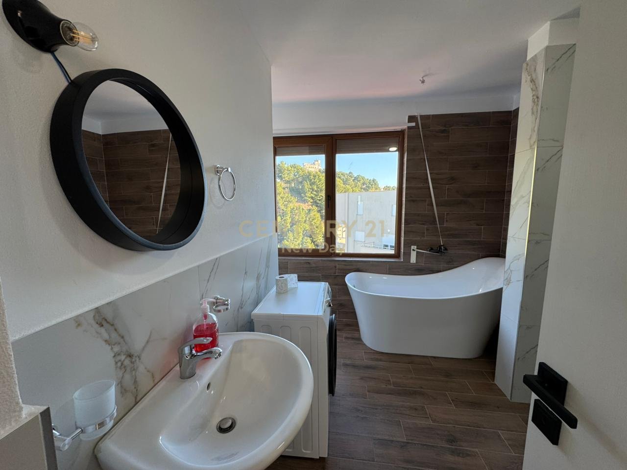 Apartament 1+1 Full Pamje Deti  Me Qira në Currila, Durrës - 700€ | 70 m²