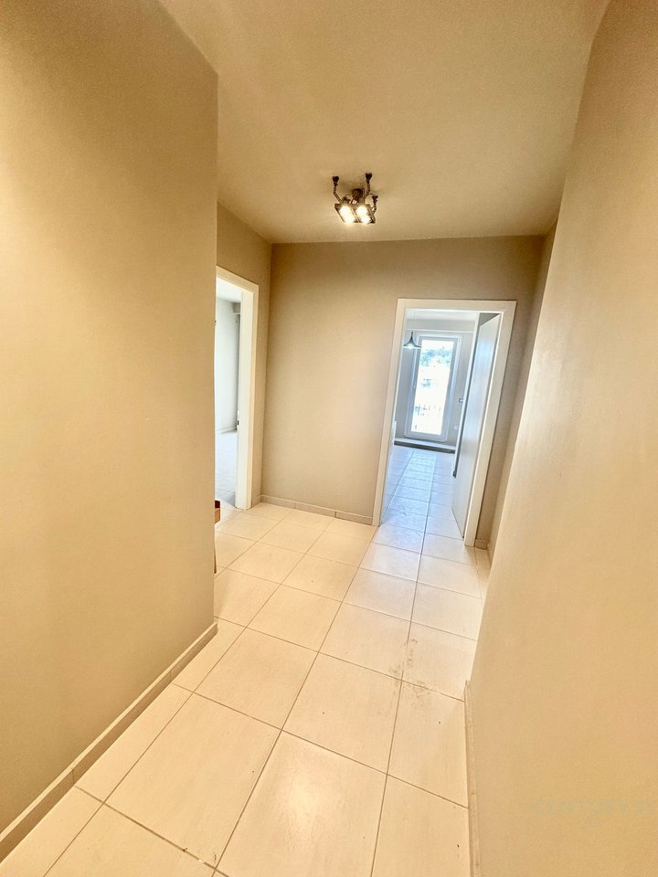 Appartamento 2 + 1 in vendita a Shkëmbi i Kavajës